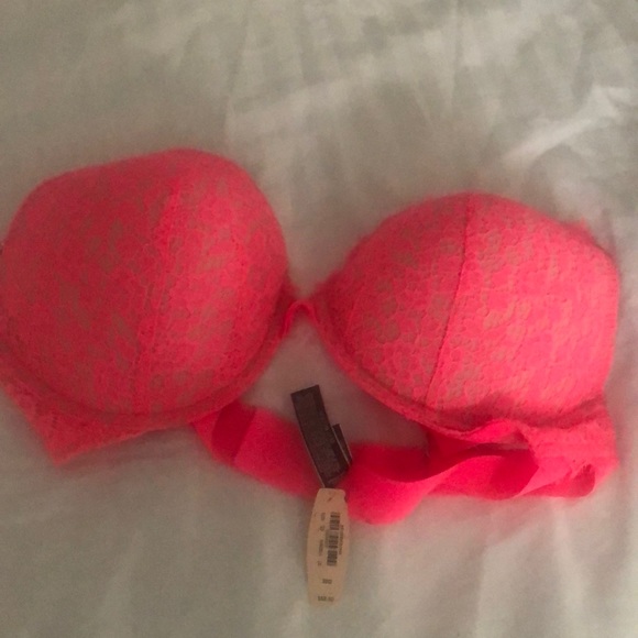 New Hot pink Victoria Secrets bra with tags-38D - Picture 3 of 4